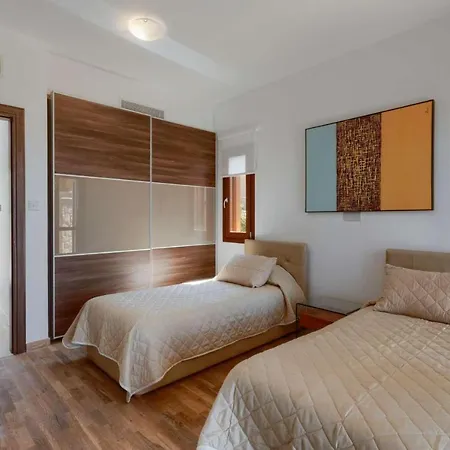 Διαμέρισμα Alexander Heights Premium Ap02